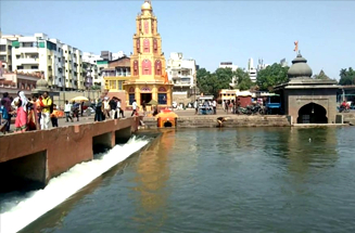 Ramkund is located in river bank of godavari, is pilgrim destination of subhayatra